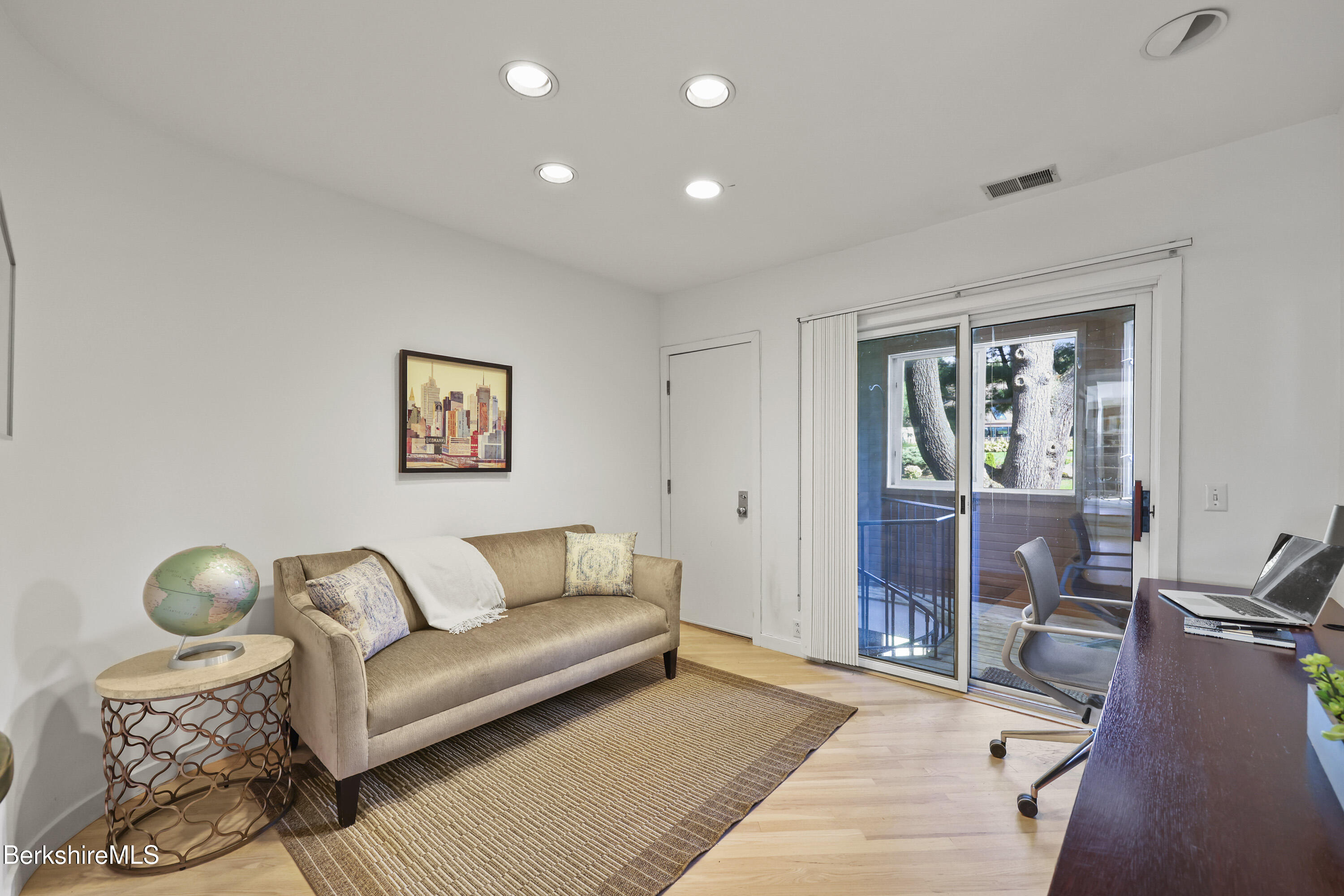 19 Hawthorne Road, Unit 3B STABLES Stockbridge, MA 01262 - Photo 14 of 34 115 Office