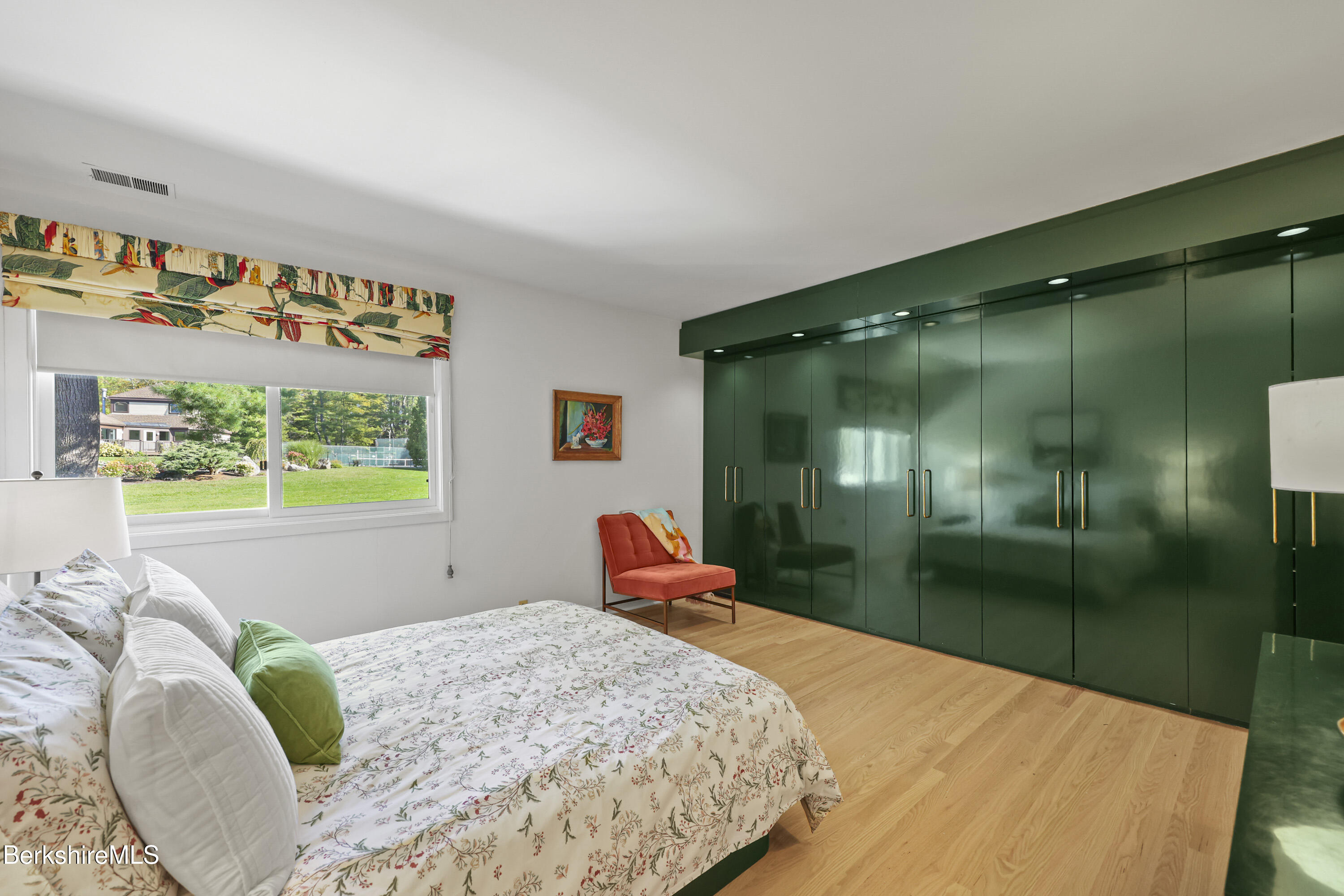 19 Hawthorne Road, Unit 3B STABLES Stockbridge, MA 01262 - Photo 16 of 34 First floor bedroom