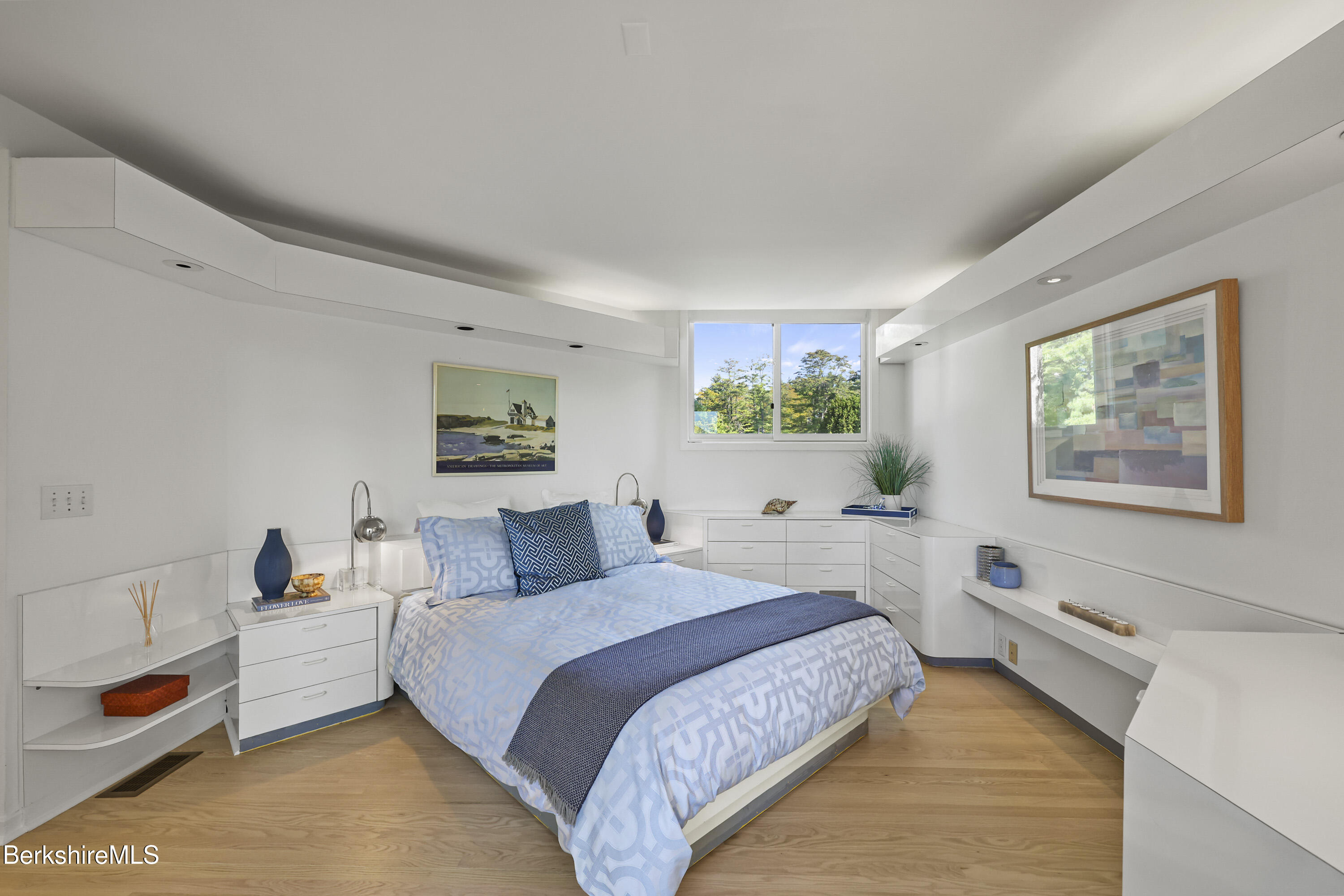 19 Hawthorne Road, Unit 3B STABLES Stockbridge, MA 01262 - Photo 24 of 34 Primary Bedroom