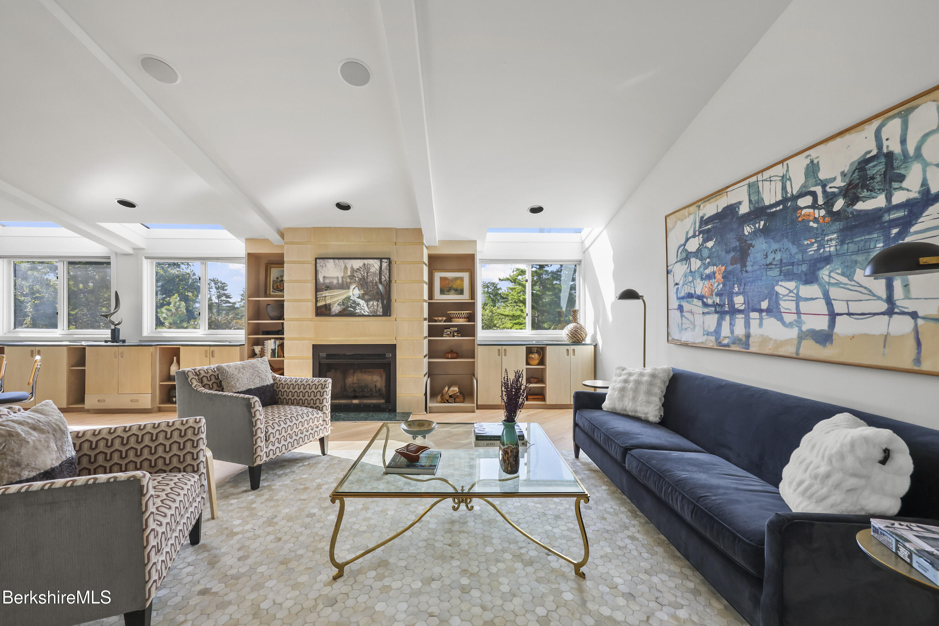 19 Hawthorne Road, Unit 3B STABLES Stockbridge, MA 01262 - Photo 4 of 34 40 Living Room