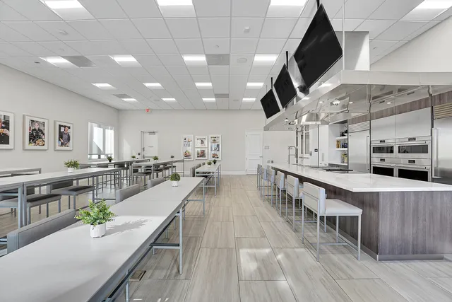 $989,000 | 11991 Southwest Whitewater Falls Court, Port St. Lucie, FL 34987