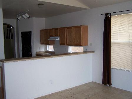 14779 West Bloomfield Road Surprise, AZ 85379 - Photo 5 of 15 kitchen