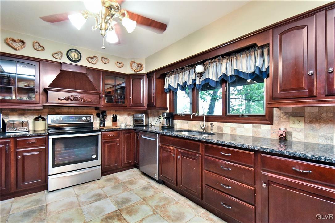 1654 Highpoint Road Coopersburg, PA 18036 - Photo 12 of 48 Gallery Image 12