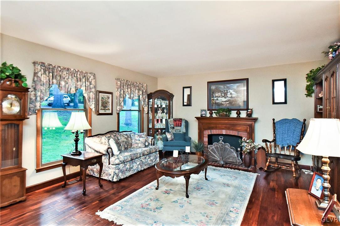 1654 Highpoint Road Coopersburg, PA 18036 - Photo 6 of 48 Gallery Image 6