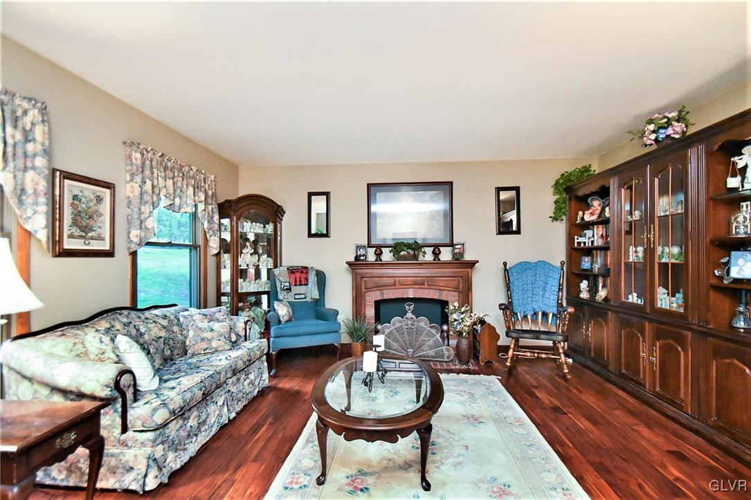 1654 Highpoint Road Coopersburg, PA 18036 - Photo 7 of 48 Gallery Image 7