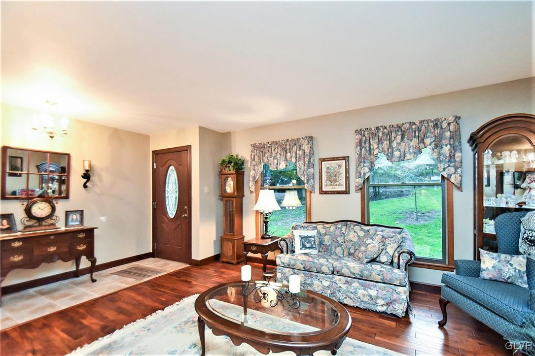 1654 Highpoint Road Coopersburg, PA 18036 - Photo 8 of 48 Gallery Image 8
