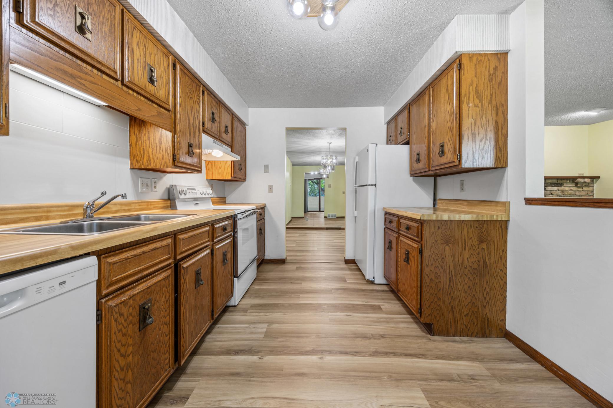 3237 17th Avenue South, Unit 101 Fargo, ND 58103 - Photo 17 of 44