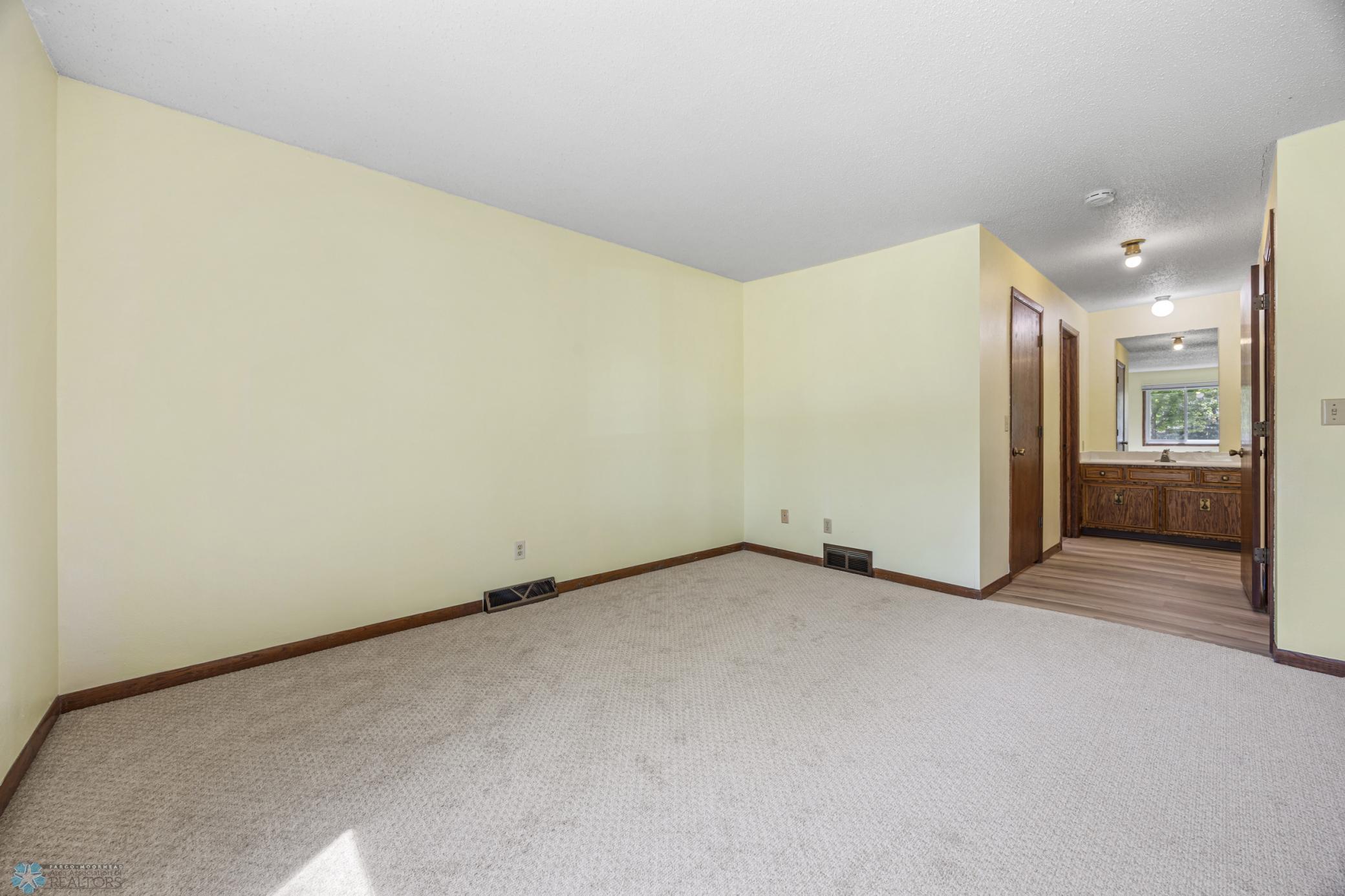 3237 17th Avenue South, Unit 101 Fargo, ND 58103 - Photo 20 of 44