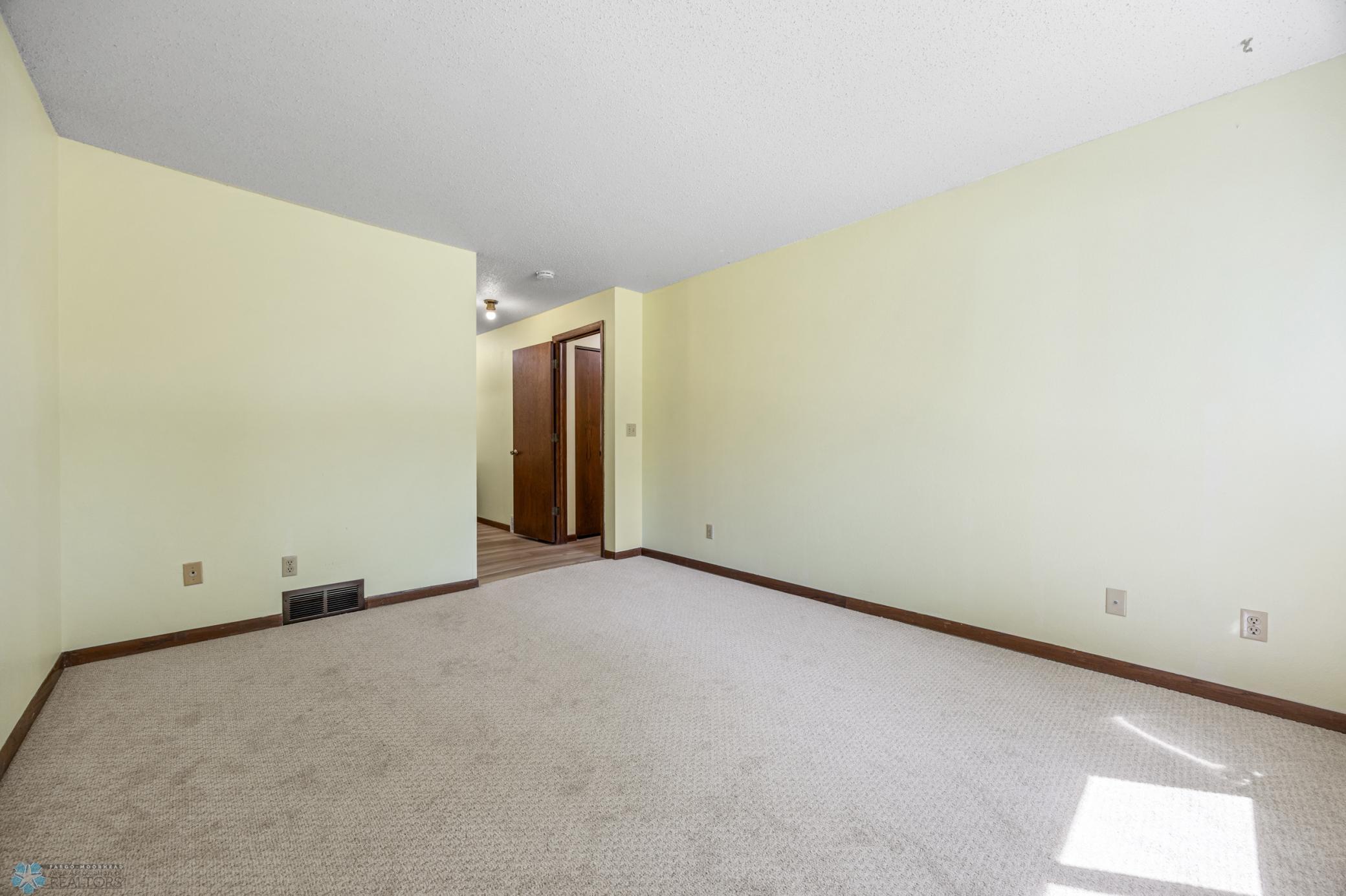 3237 17th Avenue South, Unit 101 Fargo, ND 58103 - Photo 21 of 44