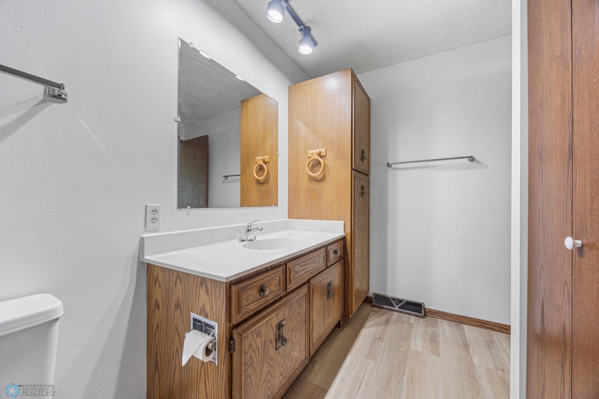 3237 17th Avenue South, Unit 101 Fargo, ND 58103 - Photo 35 of 44