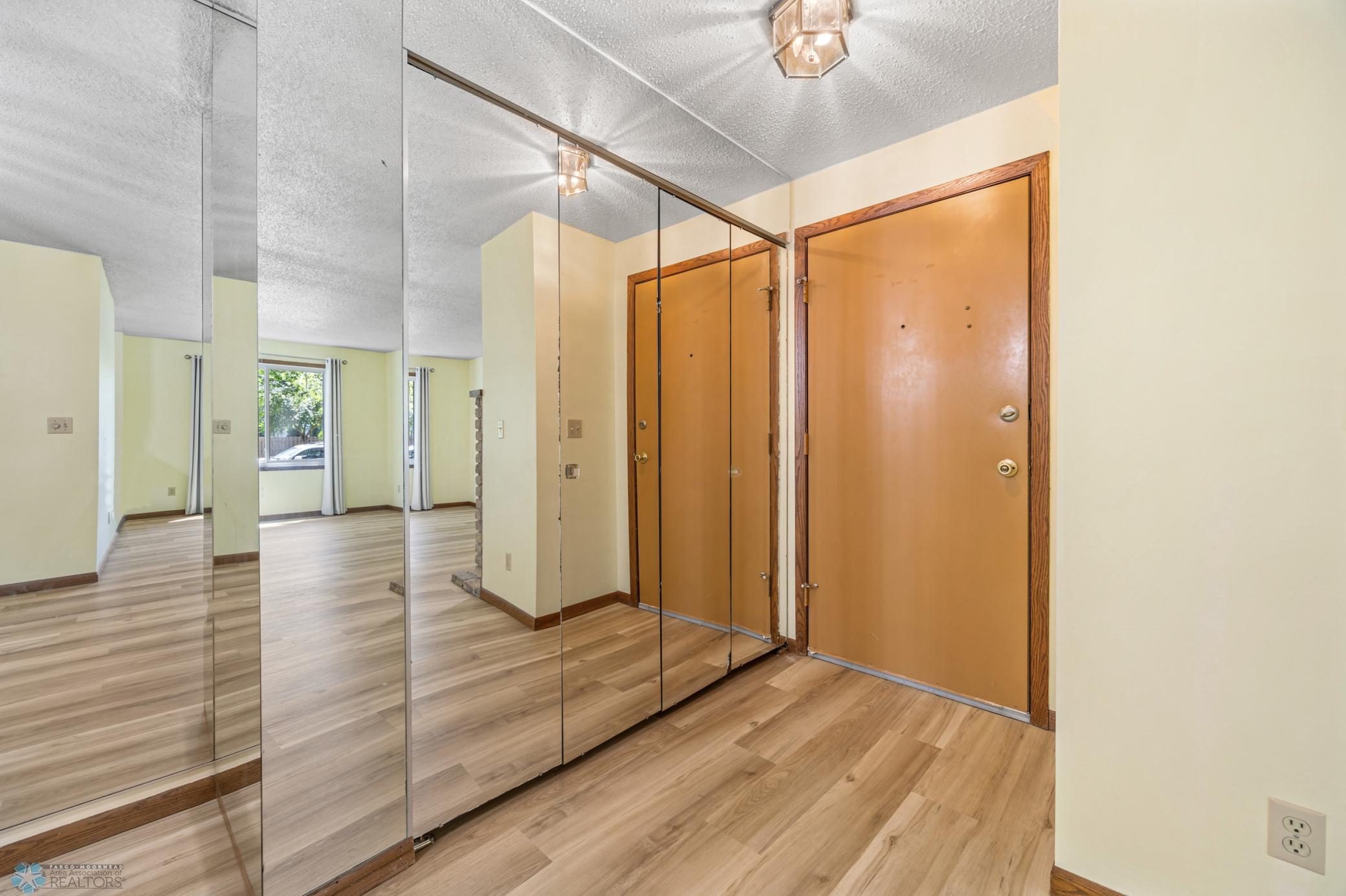 3237 17th Avenue South, Unit 101 Fargo, ND 58103 - Photo 4 of 44