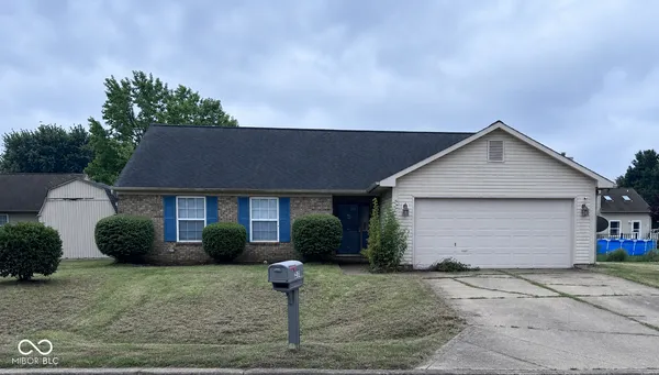 $247,900 | 2119 West Van Arsdall Court, Columbus, IN 47201