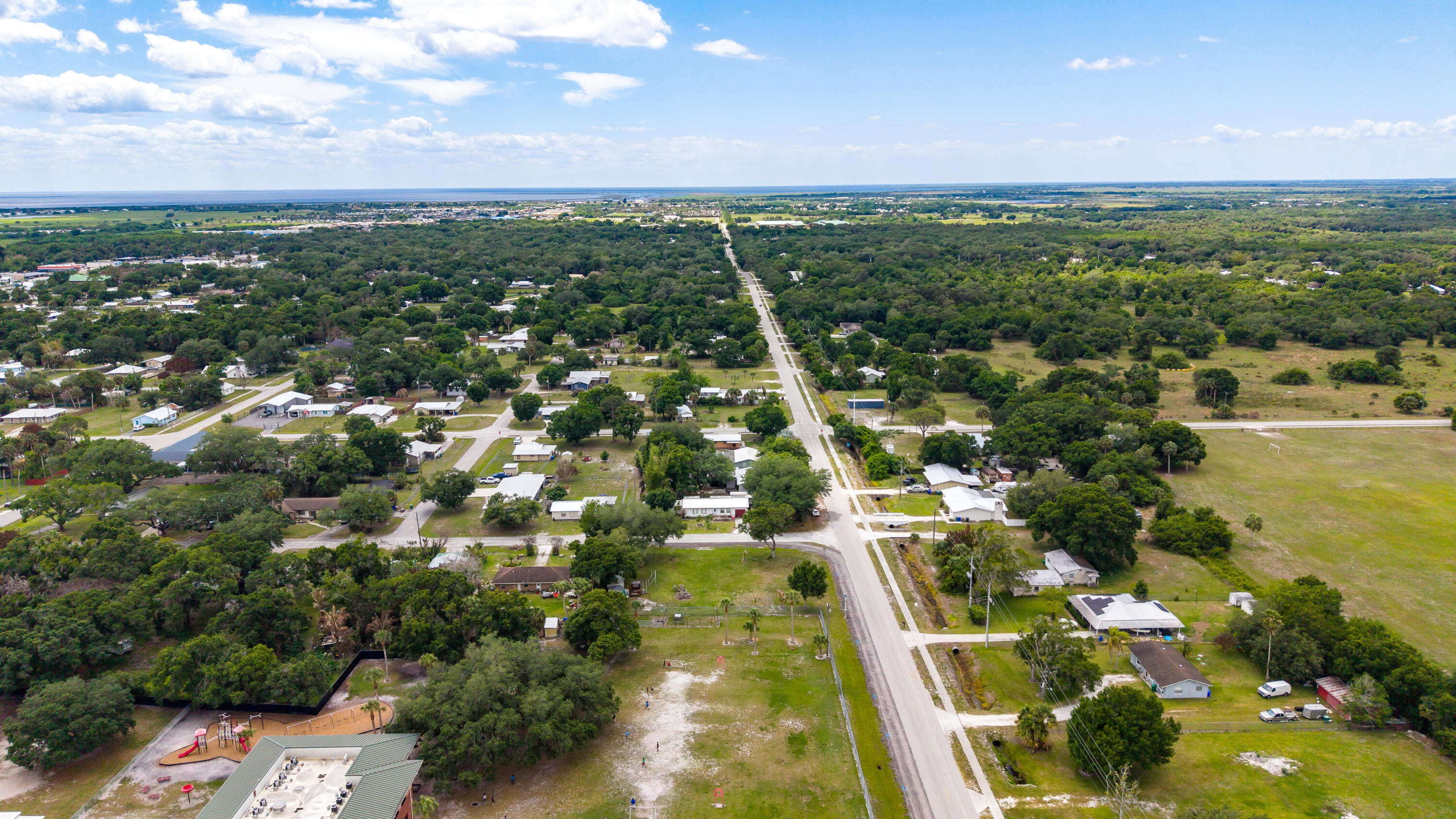 612 Southwest 9th Street Okeechobee, FL 34974 - Photo 7 of 52 612 Property-12