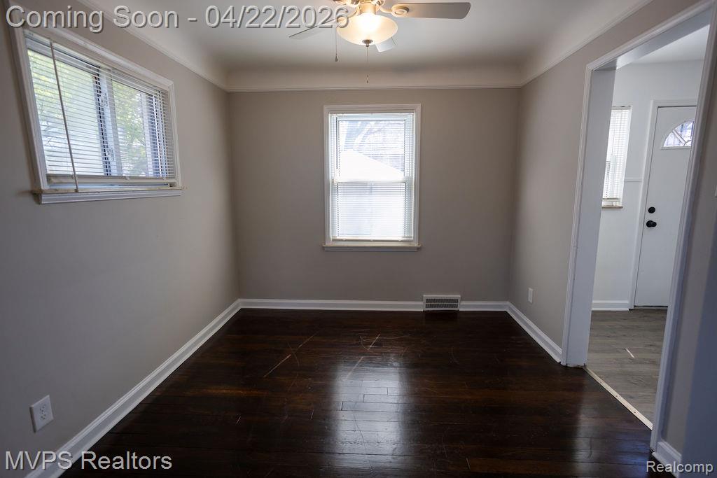 22148 Moross Road Grosse Pointe, MI 48236 - Photo 16 of 21