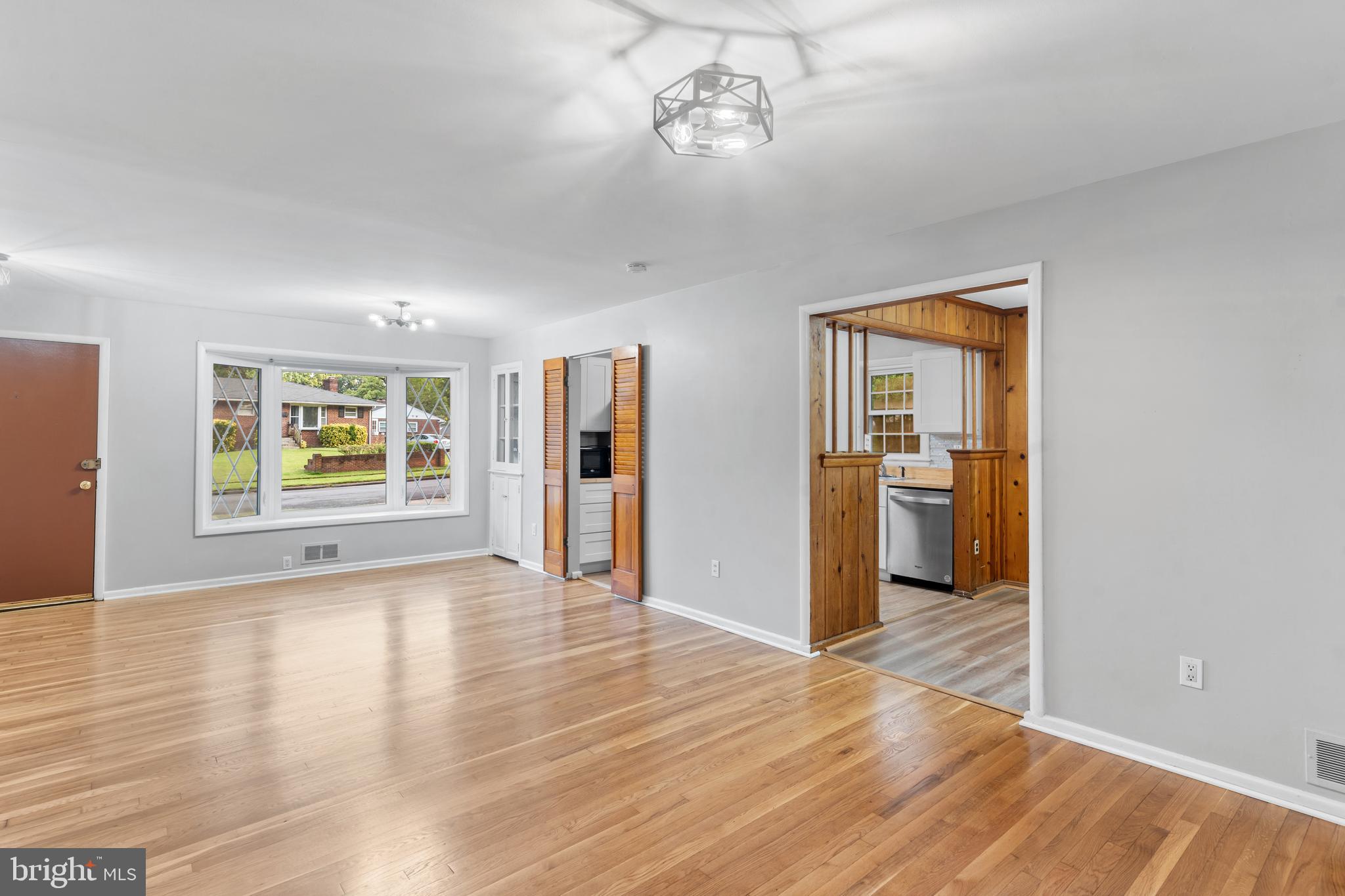 6705 Jerome Street Springfield, VA 22150 - Photo 7 of 42 Gallery Image 7