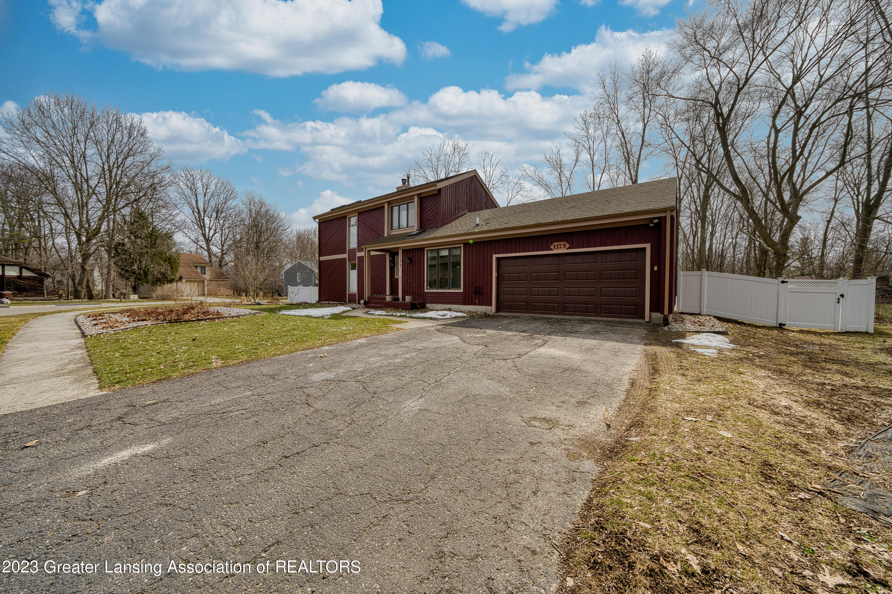 1175 Buckingham Road Haslett, MI 48840 - Photo 2 of 58 Front View