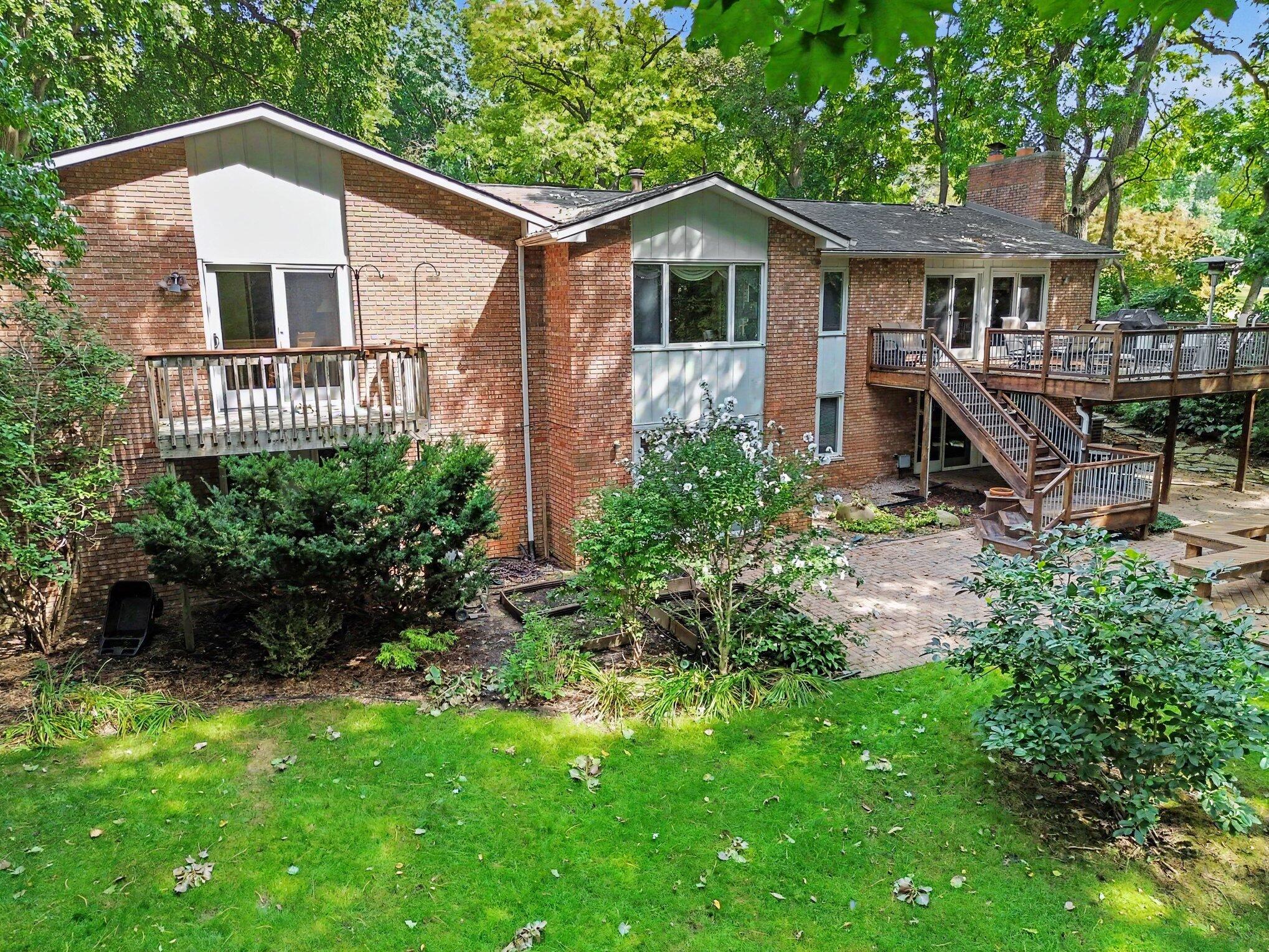 2514 Hawthorne Road Ann Arbor, MI 48104 - Photo 4 of 86 083_file_1003