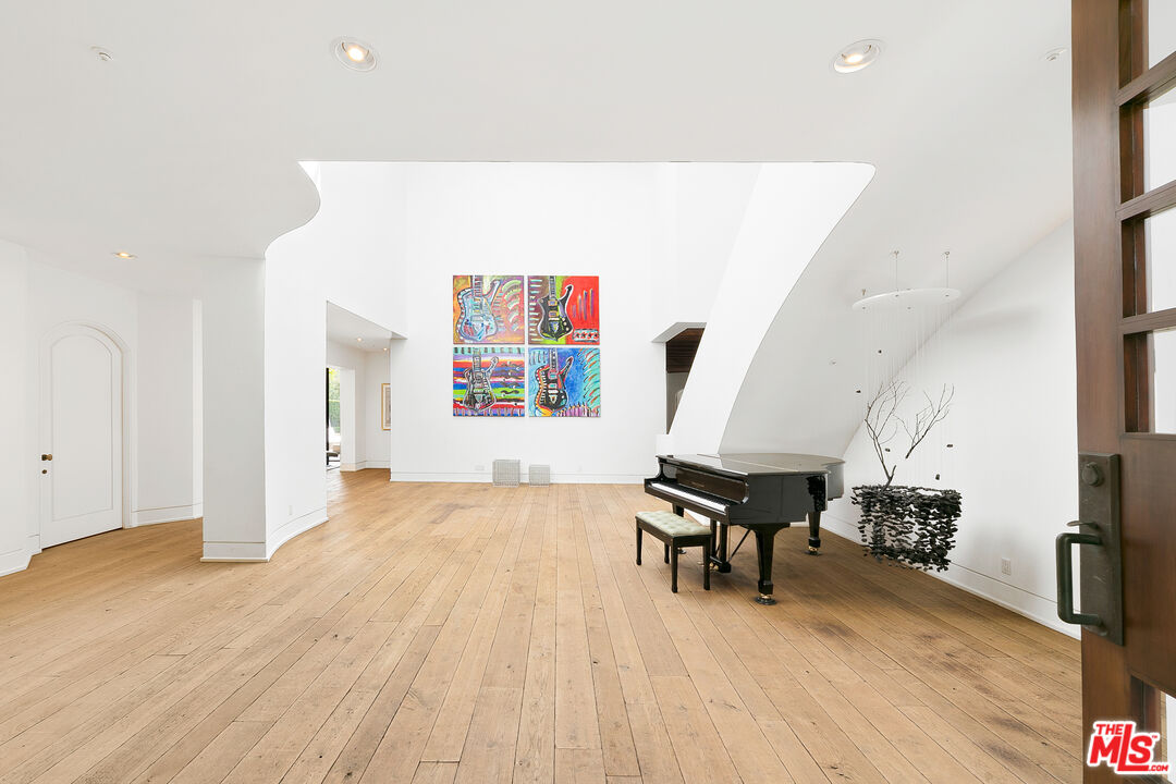 3348 Clerendon Road Beverly Hills, CA 90210 - Photo 15 of 50