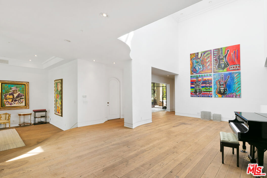 3348 Clerendon Road Beverly Hills, CA 90210 - Photo 17 of 50