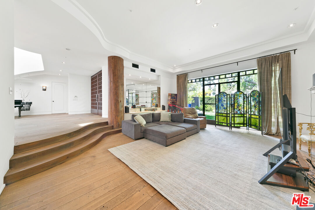 3348 Clerendon Road Beverly Hills, CA 90210 - Photo 22 of 50