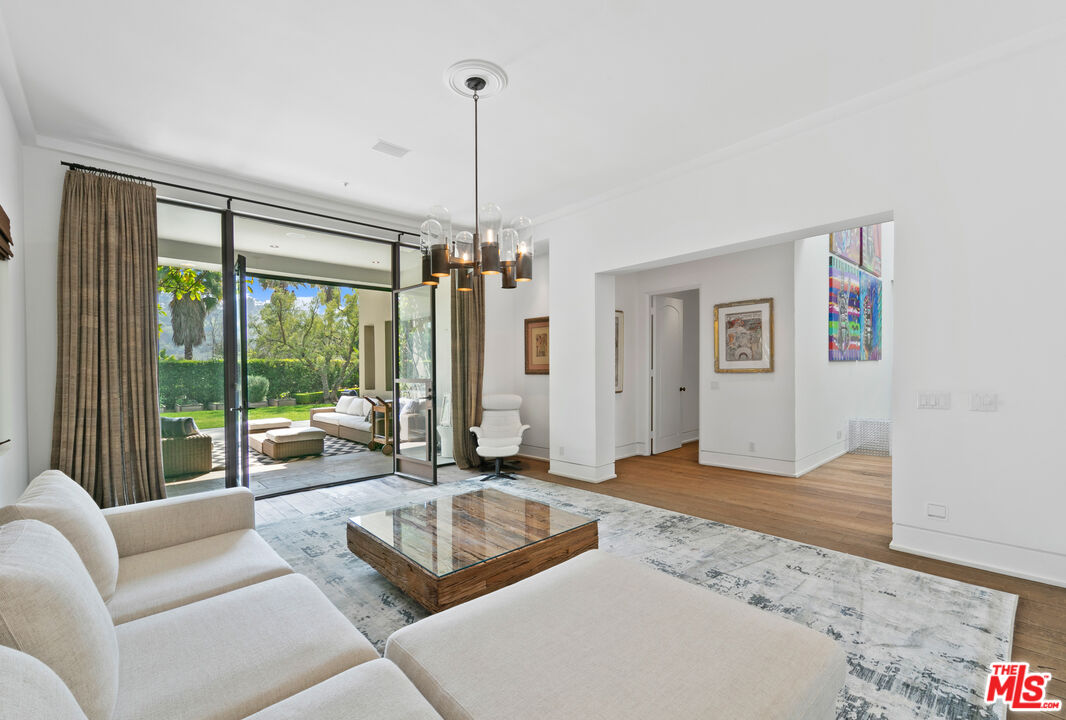 3348 Clerendon Road Beverly Hills, CA 90210 - Photo 25 of 50