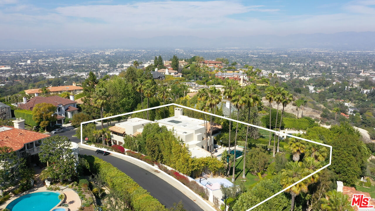 3348 Clerendon Road Beverly Hills, CA 90210 - Photo 3 of 50