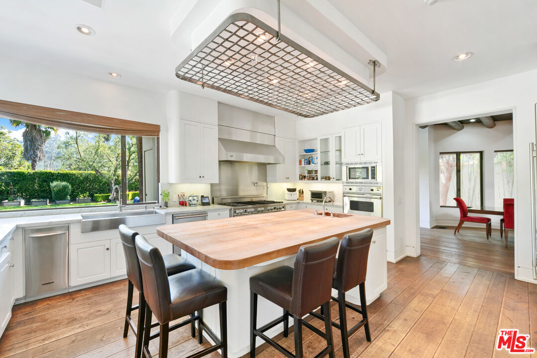 3348 Clerendon Road Beverly Hills, CA 90210 - Photo 32 of 50