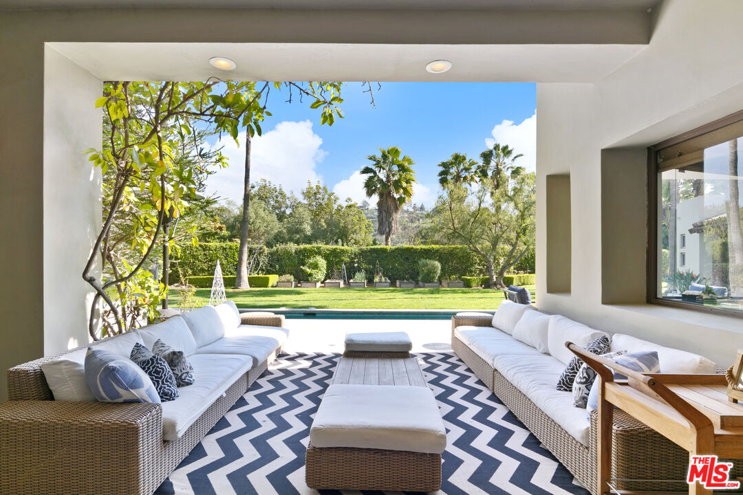 3348 Clerendon Road Beverly Hills, CA 90210 - Photo 34 of 50