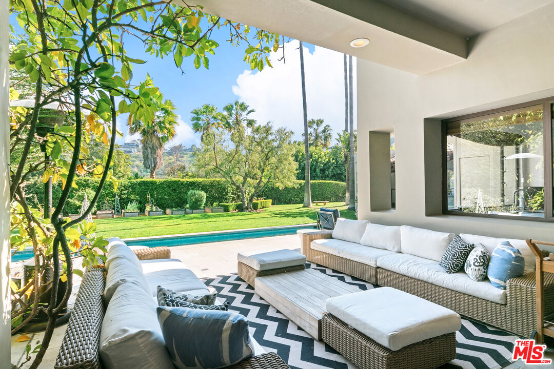 3348 Clerendon Road Beverly Hills, CA 90210 - Photo 35 of 50