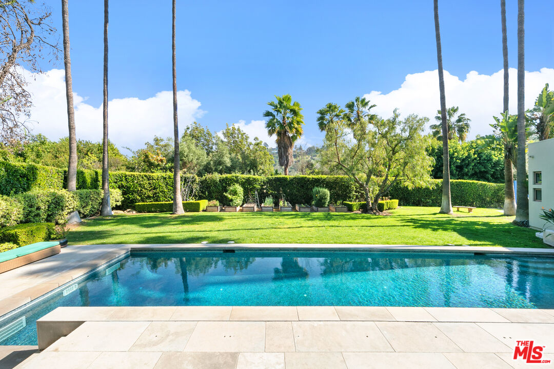 3348 Clerendon Road Beverly Hills, CA 90210 - Photo 36 of 50