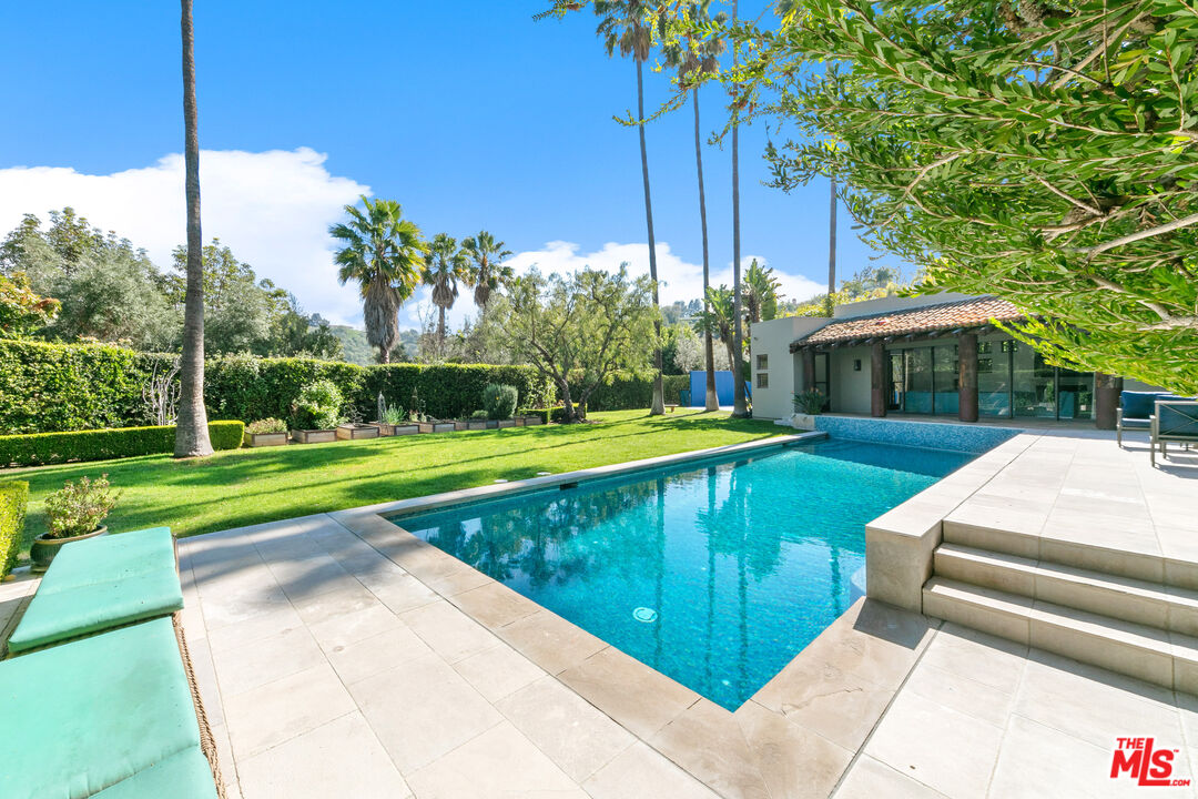 3348 Clerendon Road Beverly Hills, CA 90210 - Photo 37 of 50