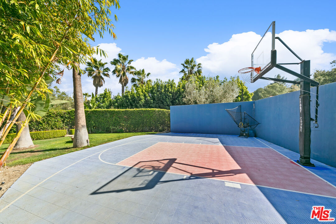 3348 Clerendon Road Beverly Hills, CA 90210 - Photo 43 of 50