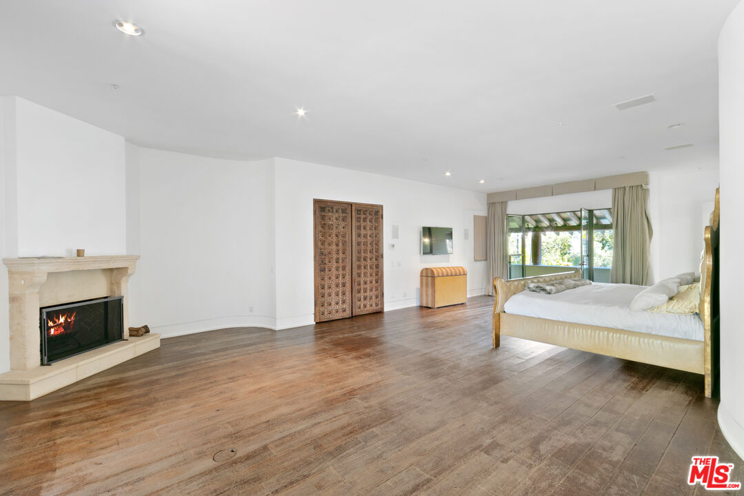 3348 Clerendon Road Beverly Hills, CA 90210 - Photo 46 of 50