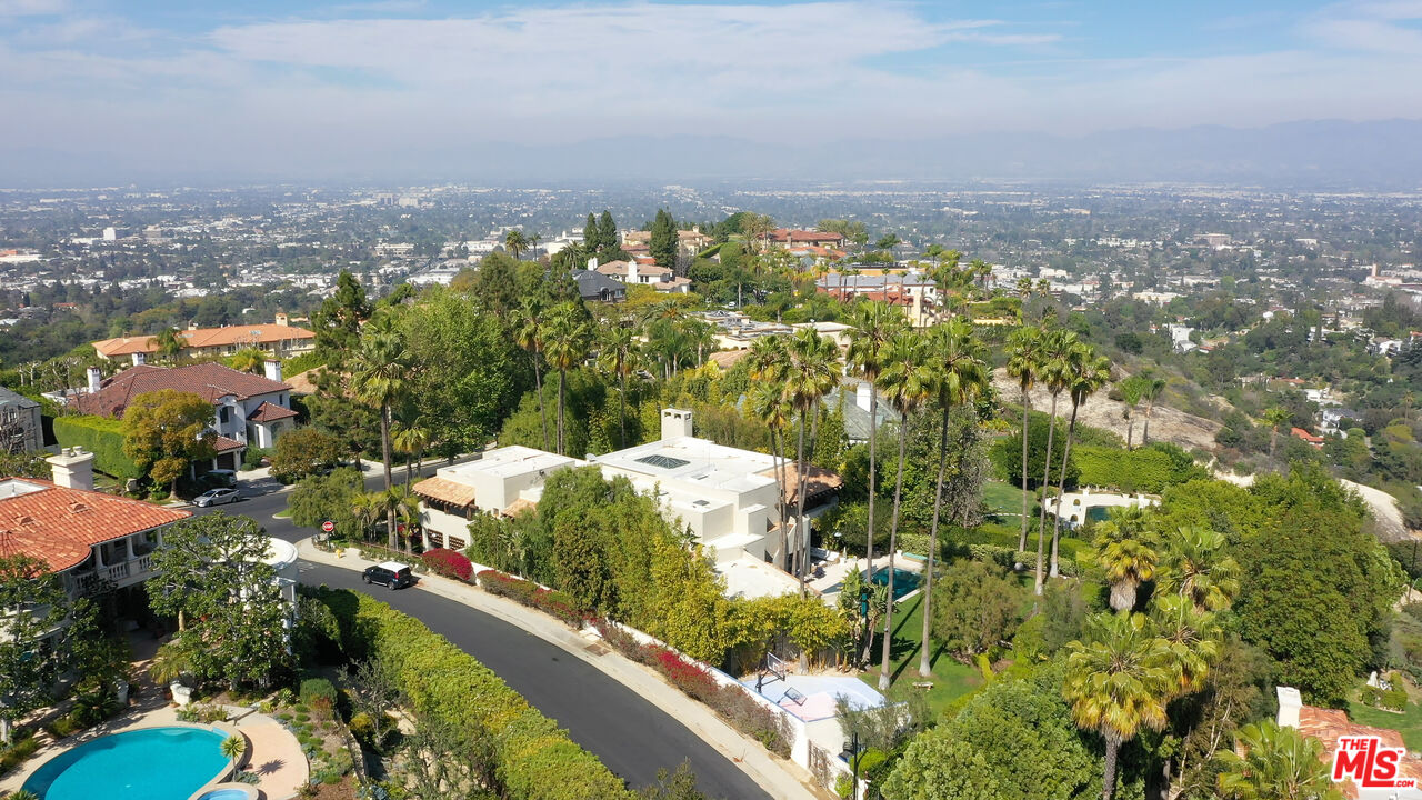 3348 Clerendon Road Beverly Hills, CA 90210 - Photo 5 of 50