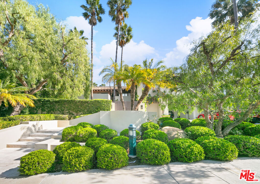 3348 Clerendon Road Beverly Hills, CA 90210 - Photo 9 of 50