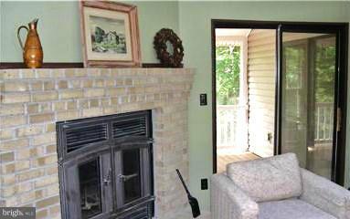 79 Animikean Ridge Hedgesville, WV 25427 - Photo 6 of 19 Living Room