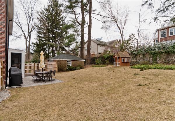 70 Moffat Road Newton, MA 02468 - Photo 18 of 19