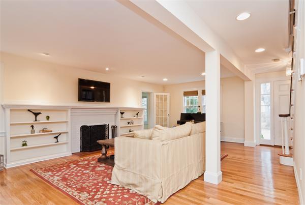 70 Moffat Road Newton, MA 02468 - Photo 3 of 19
