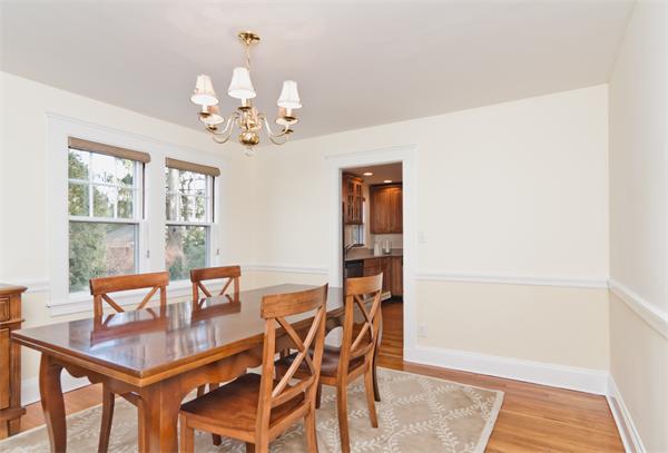 70 Moffat Road Newton, MA 02468 - Photo 4 of 19
