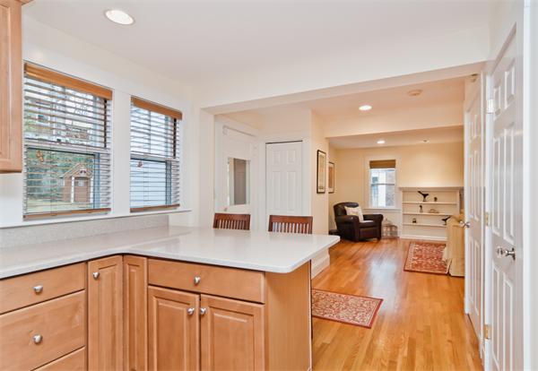 70 Moffat Road Newton, MA 02468 - Photo 7 of 19