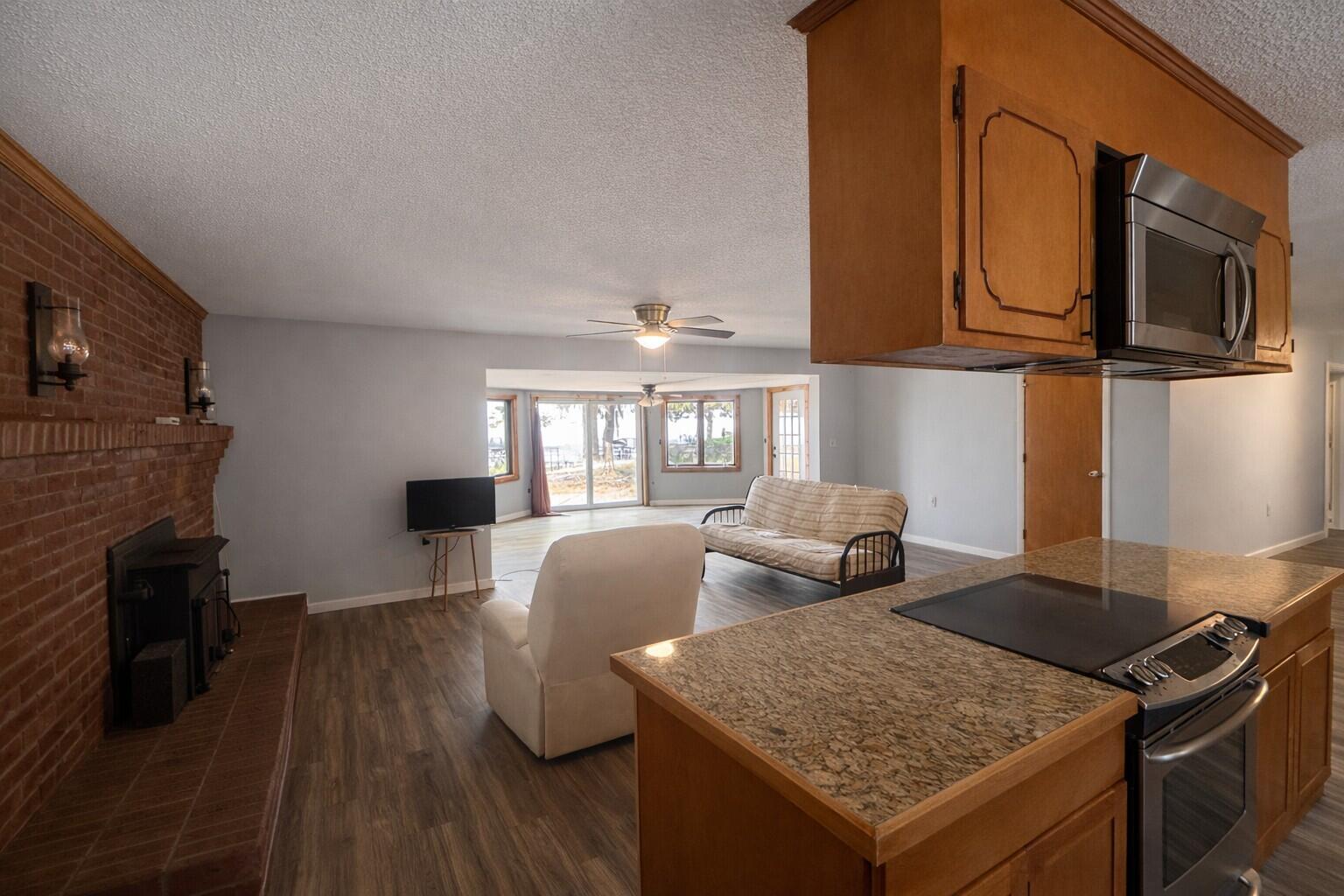 1391 Scott Lake Road Summerton, SC 29148 - Photo 10 of 17 Great Room