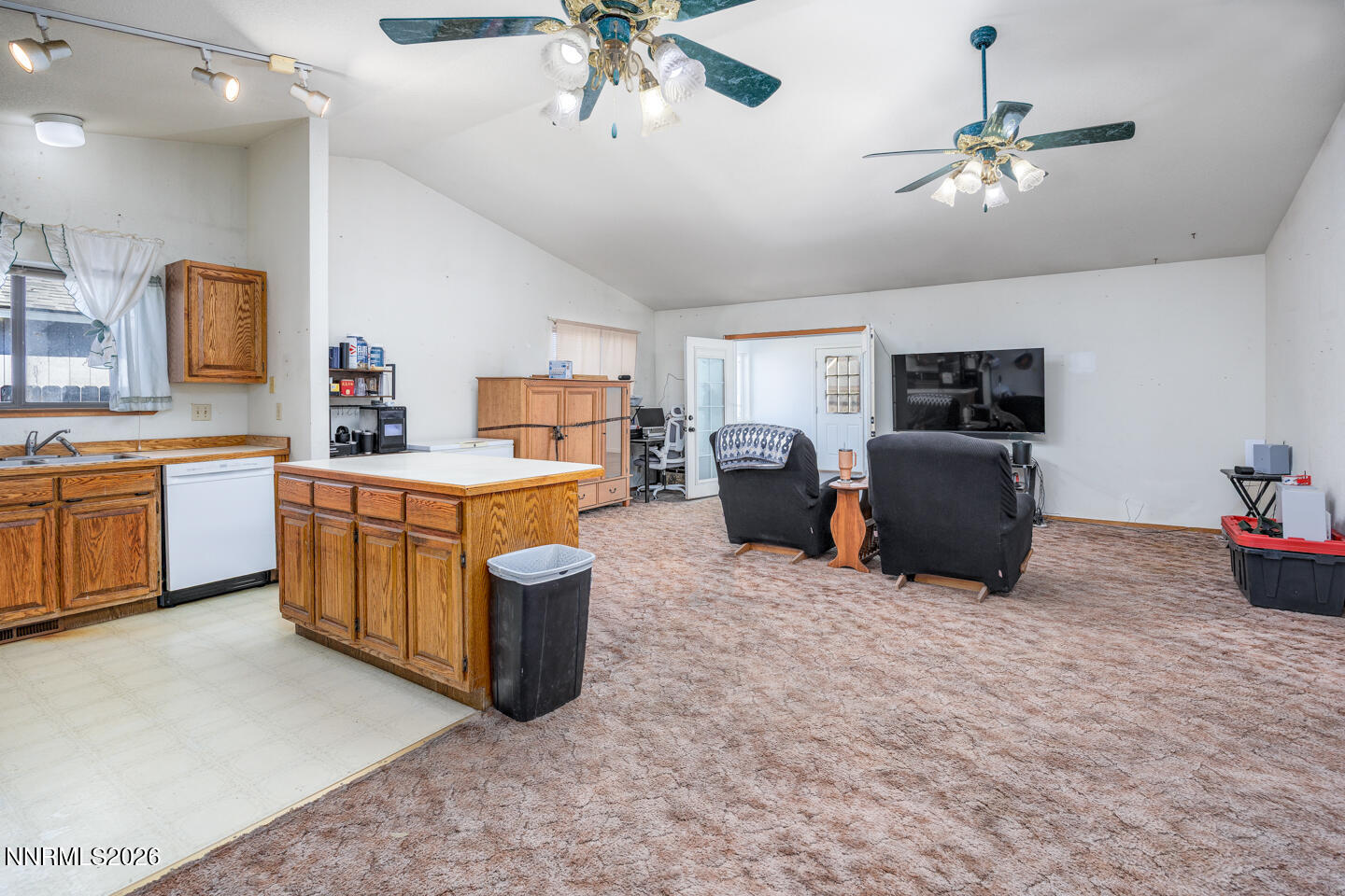 540 Michael Drive Fallon, NV 89406 - Photo 2 of 16 2