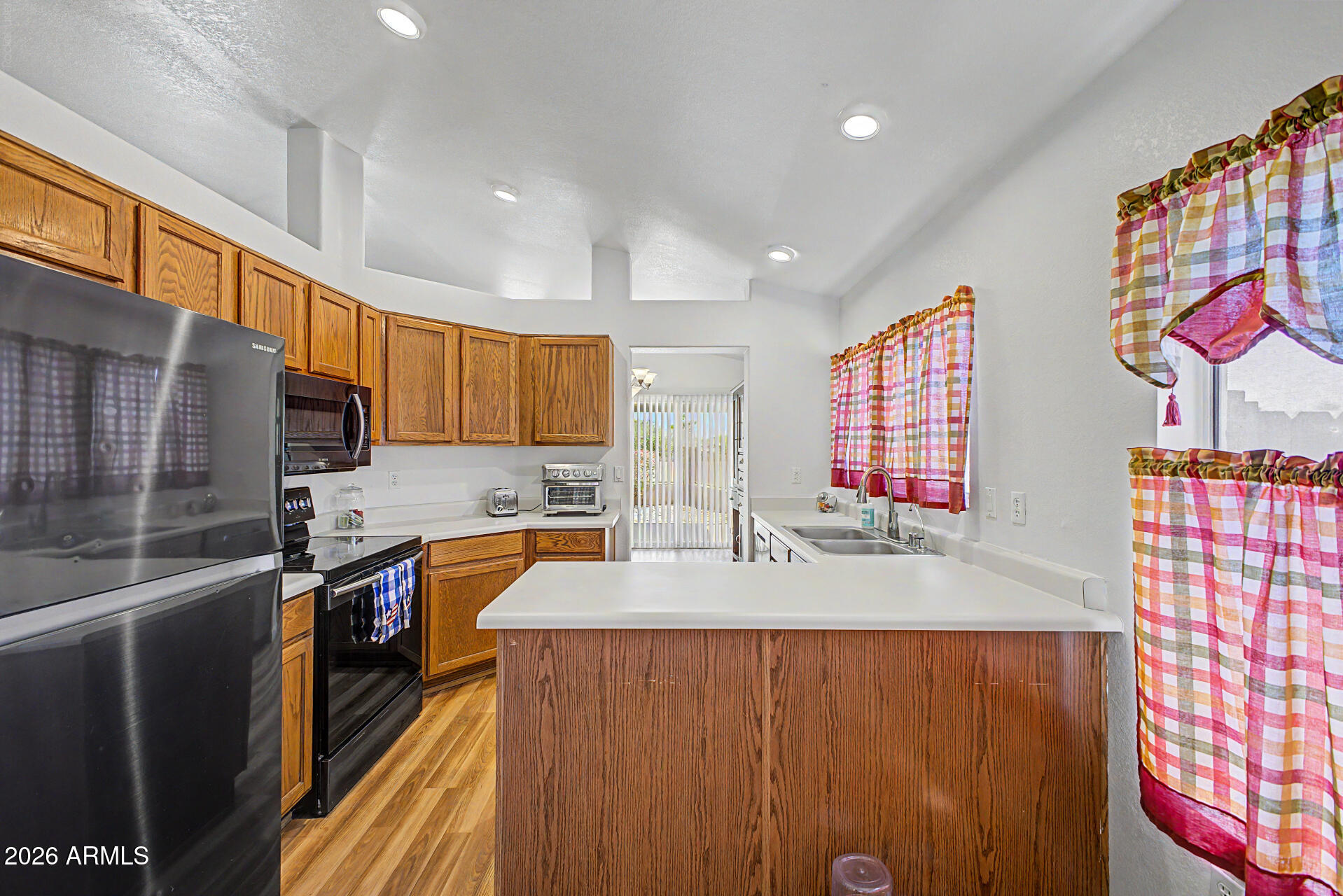 10943 West Ruth Avenue Peoria, AZ 85345 - Photo 11 of 30 13 - Ruth