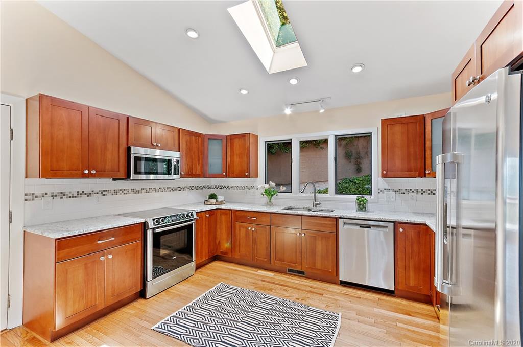46 Bent Tree Road Asheville, NC 28804 - Photo 12 of 27 Gallery Image 12