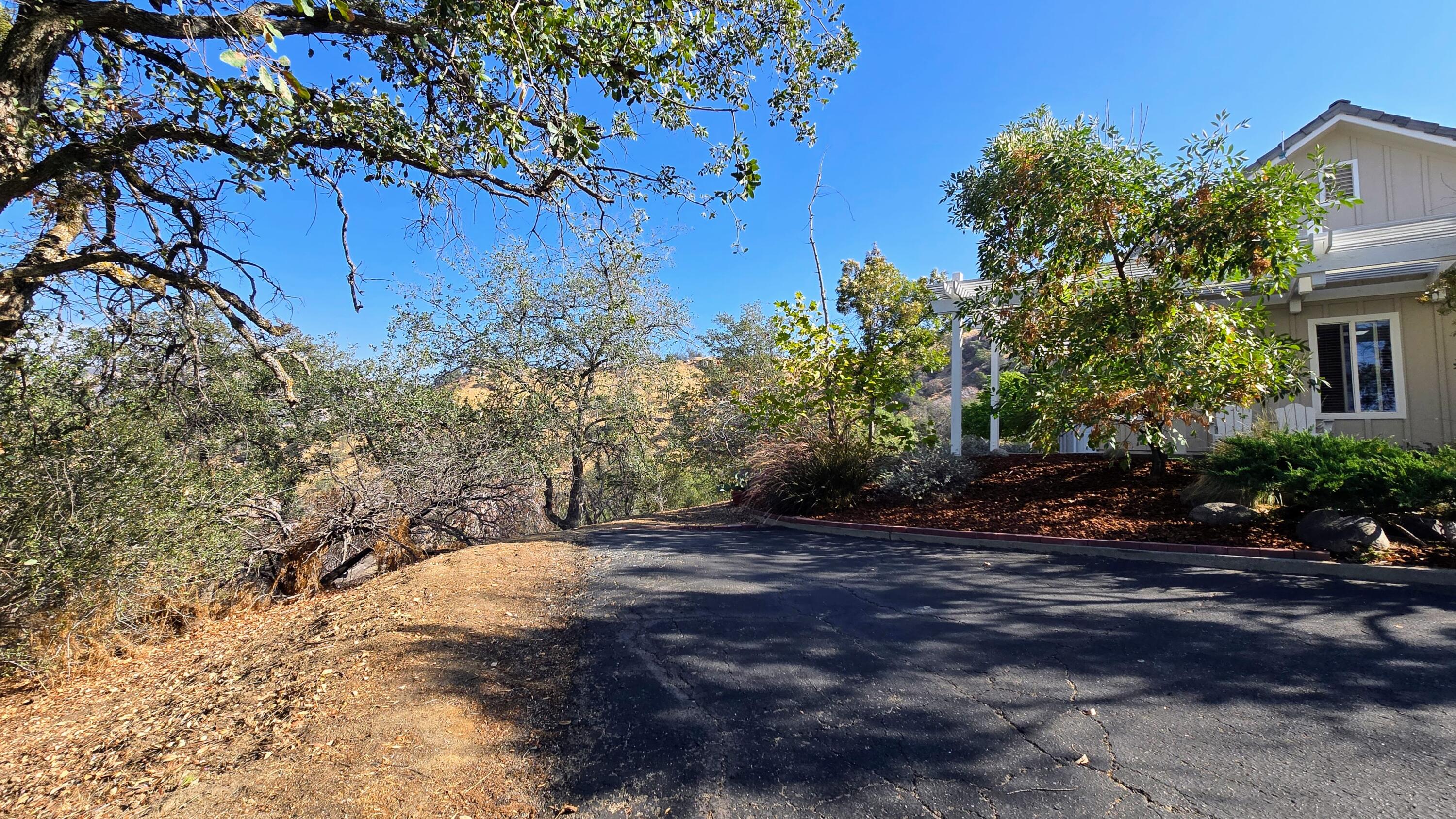 41299 East Mynatt Drive Three Rivers, CA 93271 - Photo 7 of 121 20250929_100100