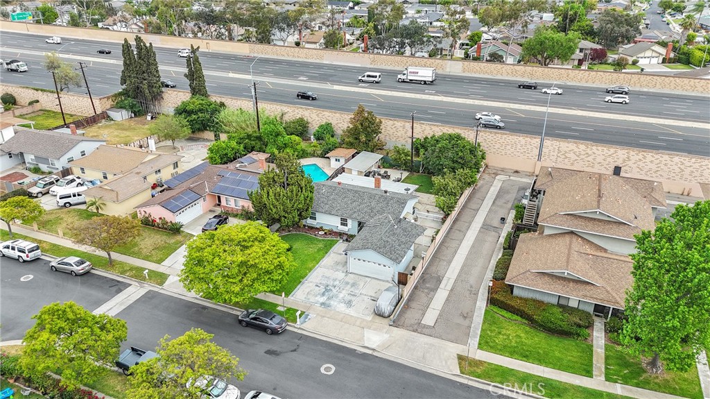 2501 Deodar Street Santa Ana, CA 92705 - Photo 37 of 43 a view of a garden with pathway