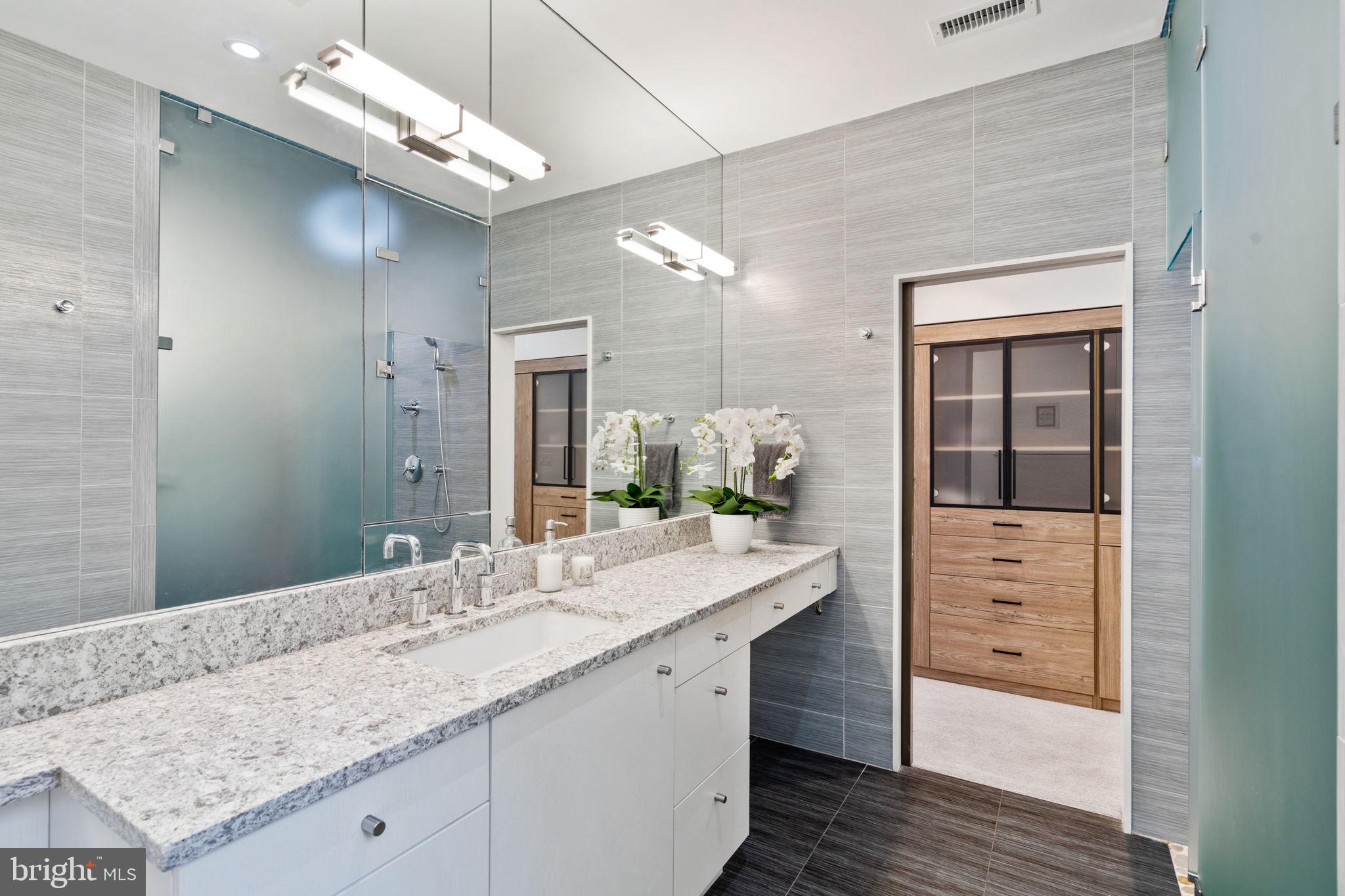 2041 Locust Street Philadelphia, PA 19103 - Photo 21 of 75 Hers Bathroom Side