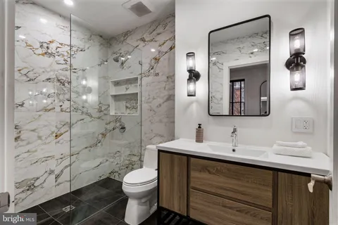 $2,495,000 | 2041 Locust Street, Philadelphia, PA 19103