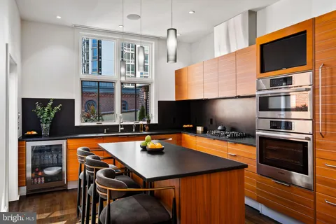 $2,495,000 | 2041 Locust Street, Philadelphia, PA 19103