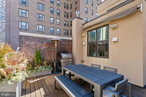 $2,495,000 | 2041 Locust Street, Philadelphia, PA 19103